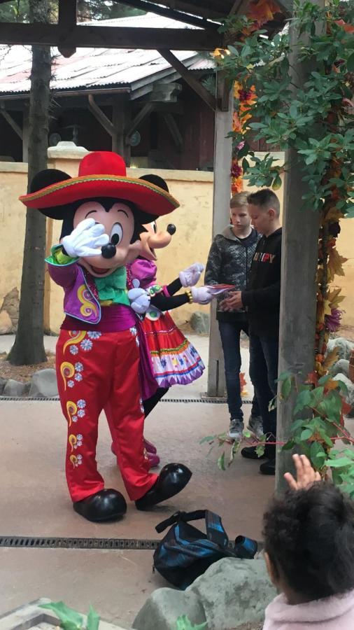 F&B'S Garden 10 Min Disneyland Paris Montry Kültér fotó